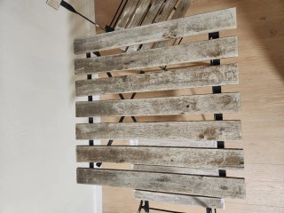 Conjunto de mesas y sillas para balcón.