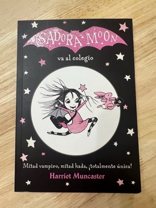 Isadora Moon va al colegio