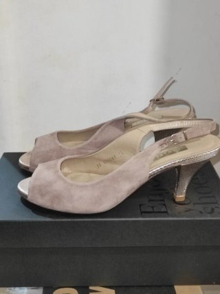 Zapatos de tacón abiertos rosa claro y oro
