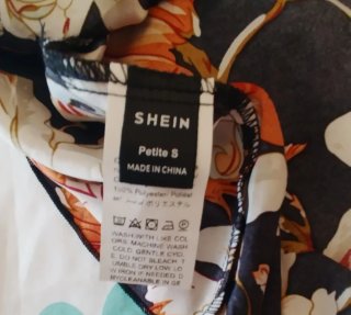 Vestido negro estampado flores