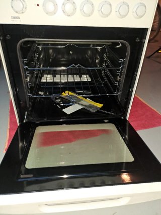Horno y vitrocerámica Zanussi nuevo sin usar
