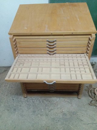 Mueble cajonero de imprenta de madera