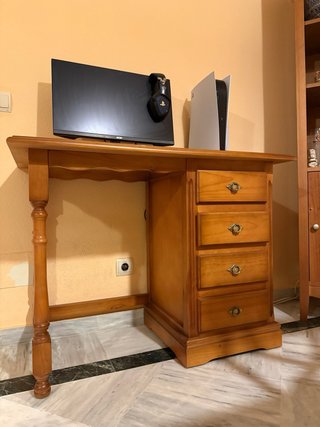 Tavolo in legno con 4 cassetti
