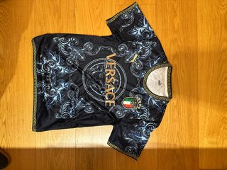 Camiseta Italia x Versace