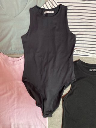 Pack 5 Camisetas y Body Talla S Individual a 5€