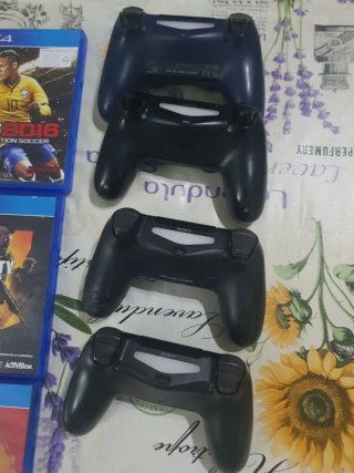 Lote juegos y mandos ps4
