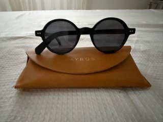 Gafas de sol Kayros negras redondas