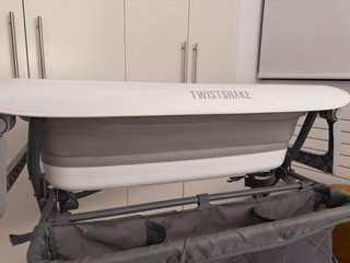 Bañera Twistshake con Soporte + Cojín + Juegos