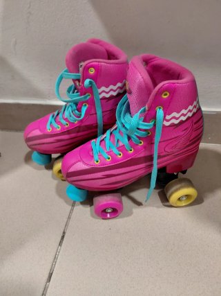 Patines Quad Rosas con Cordones Turquesa