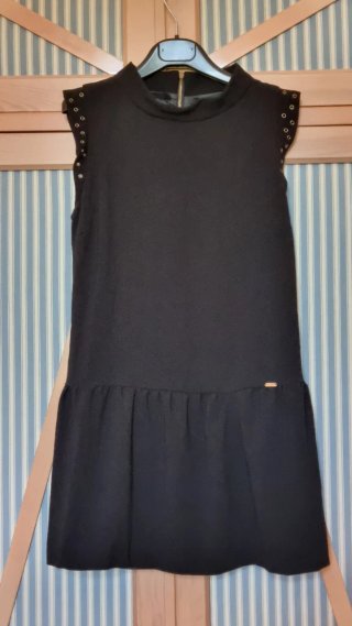 Vestido negro corto T42 con detalles