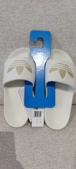 Sliders Adidas Adilette Lite Blancas y Oro – Nueva