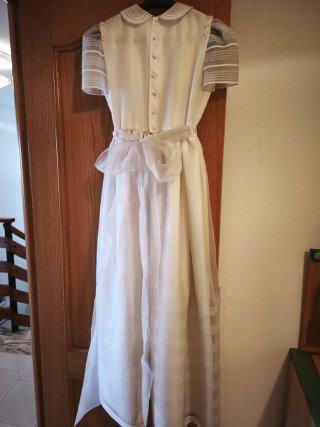 Vendo trajes de comunión de niño talla 12 y niña