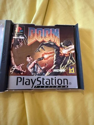 Doom Platinum PS1 Firmado
