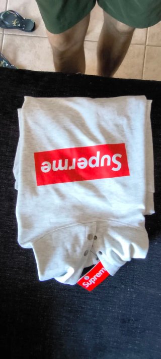 Sudadera Supreme Gris
