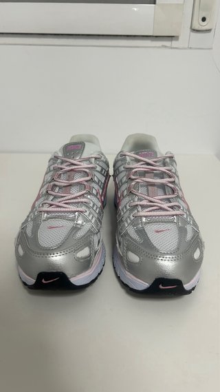 Zapatillas Nike Plateadas y Rosas