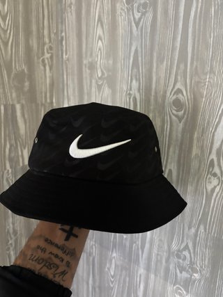 Gorro pescador Nike negro con logo