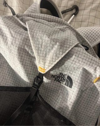 Mochila The North Face Clyffe Blanca y Negra