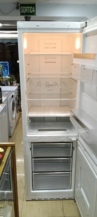 NEVERA COMBI SIEMENS NO FROST ENERGÍA A+