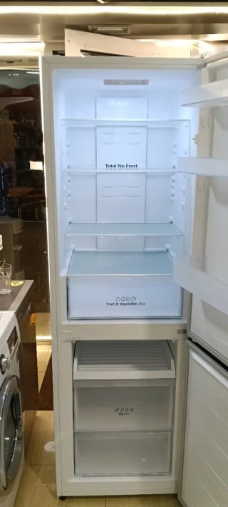 NEVERA COMBI HISENSE NO FROST ENERGÍA A+