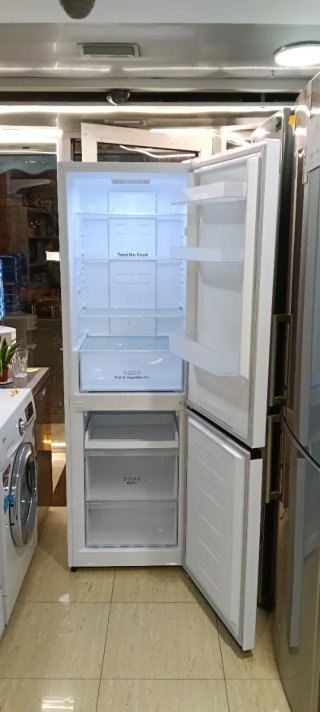 NEVERA COMBI HISENSE NO FROST ENERGÍA A+