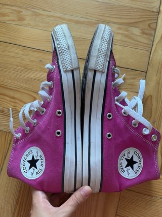 Converse rosas altas practicamente nuevas.