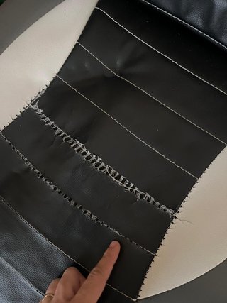 Silla de escritorio negra y blanca