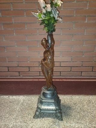 Escultura Vintage Mujer Bronce Flores