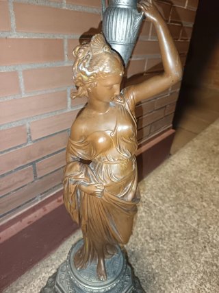 Escultura Vintage Mujer Bronce Flores