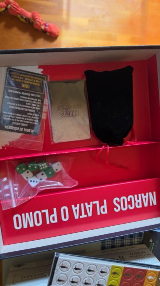 Juego de mesa Narcos: Plata o Plomo