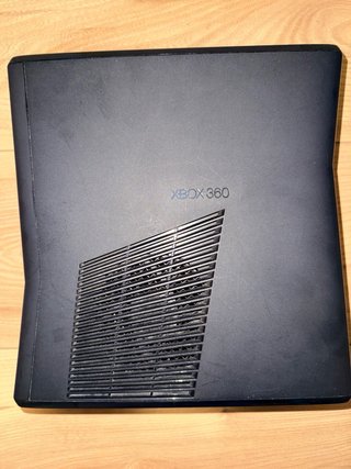 Xbox 360 Slim Negra + Mando