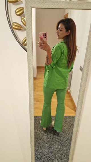 Traje de chaqueta y pantalón verde