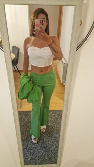 Traje de chaqueta y pantalón verde