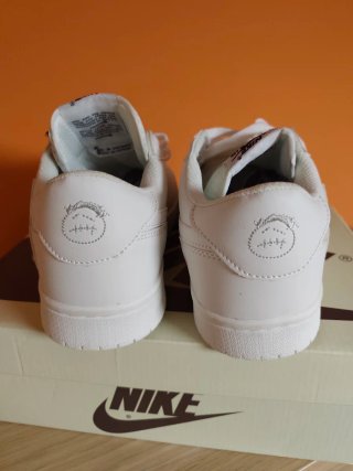 Nike Air Jordan 1 Low x Travis Scott Blanco