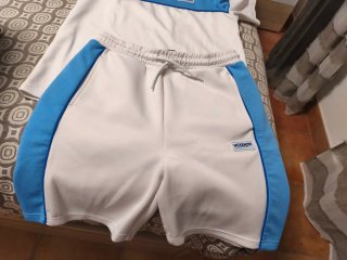 Conjunto McKenzie Blanco y Azul talla 13/15 años
