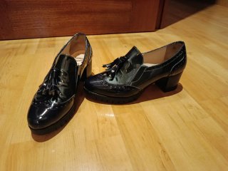 Zapato castellano charol mujer con tacón