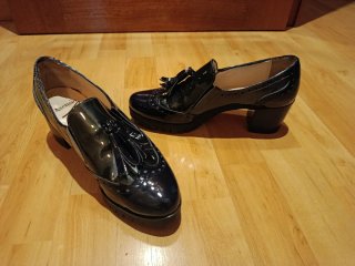Zapato castellano charol mujer con tacón