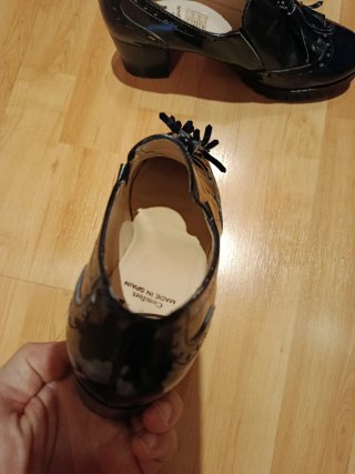 Zapato castellano charol mujer con tacón