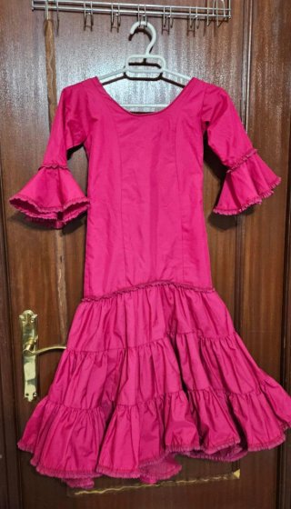 Vestido de flamenca niña echo a mano costurera