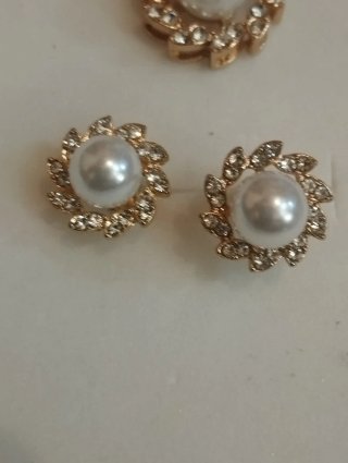 Conjunto de Collar, Pendientes y Anillo