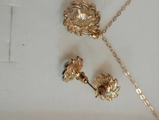 Conjunto de Collar, Pendientes y Anillo