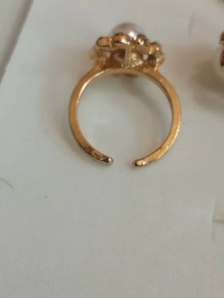 Conjunto de Collar, Pendientes y Anillo