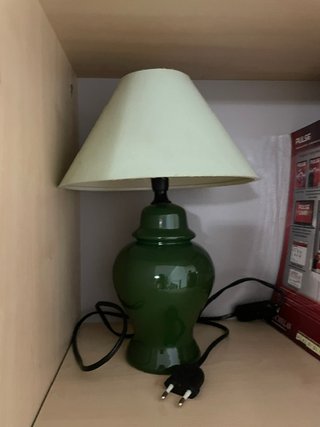 Lámpara de cerámica verde y beige