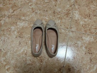 Manoletinas FAMA beige talla 36
