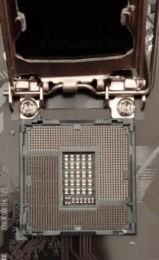 Placa Base GIGABYTE B560M DS3H V2 (Averiada)