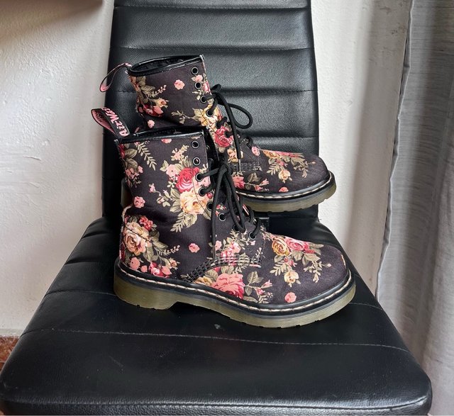 Botas Dr. Martens Florales talla 40