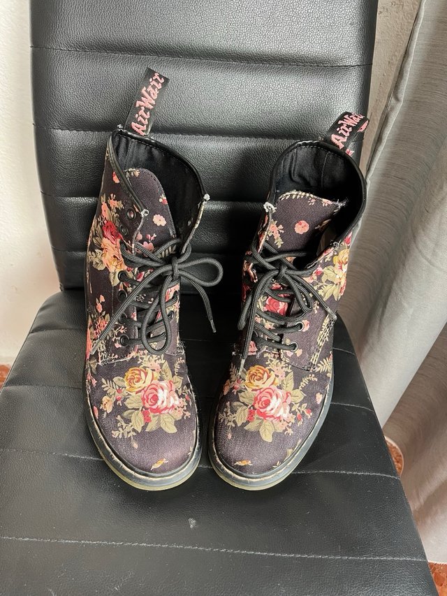 Botas Dr. Martens Florales talla 40