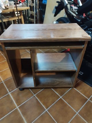 Mesa de ordenador y soporte impresora