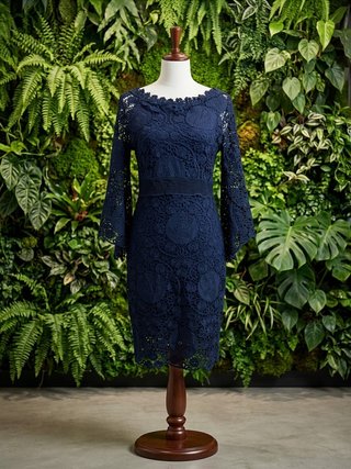 Vestido Midi de Encaje Guipur con Manga Campana