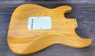 Cuerpo Fender Japan ST-72 Ash (1997-1999)