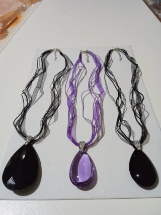 Collana Multifilo con Goccia nera e lilla donna
